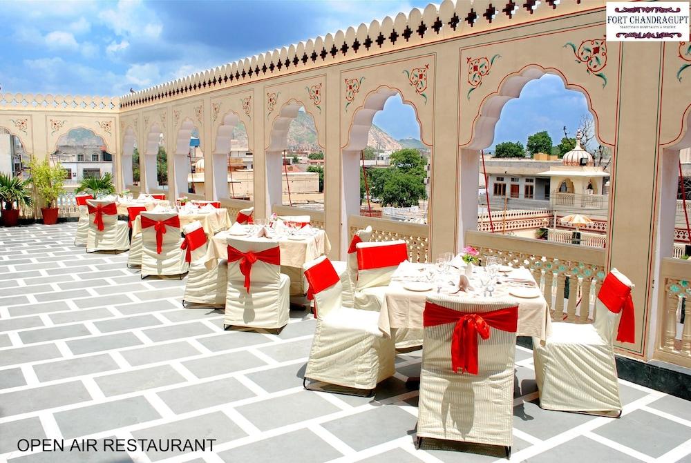 Hotel Fort Chandragupt ชัยปุระ ภายนอก รูปภาพ