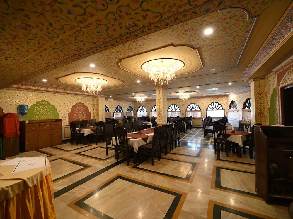 Hotel Fort Chandragupt ชัยปุระ ภายนอก รูปภาพ