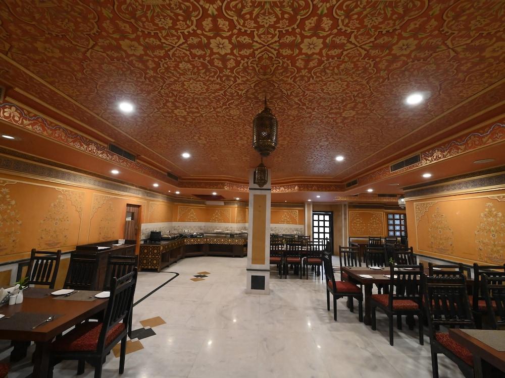 Hotel Fort Chandragupt ชัยปุระ ภายนอก รูปภาพ