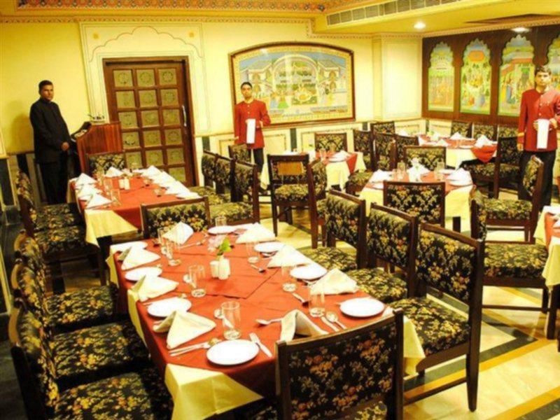 Hotel Fort Chandragupt ชัยปุระ ภายนอก รูปภาพ